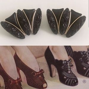 Vintage 1950's black filigree shoe clips